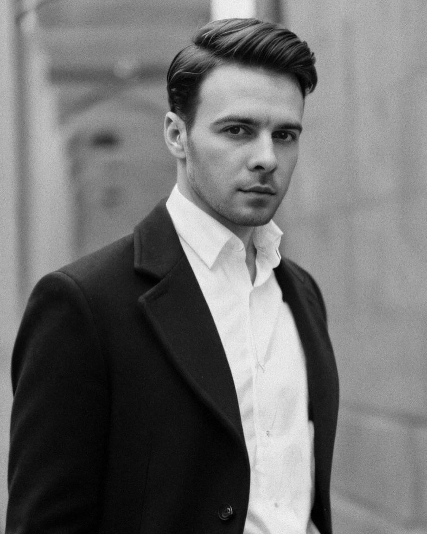 &quot;Как из английских фильмов&quot;: Барских поразил неожиданными образами, которые для него создал искусственный интеллект